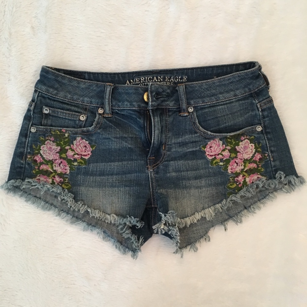 American Eagle embroidered shorts